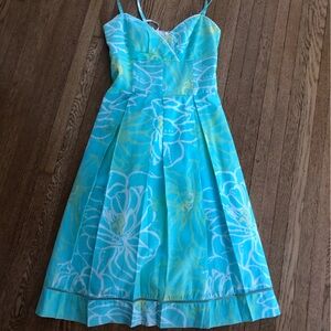 Fabulous vintage Lilly dress size 6 Strappy blue flower pleated